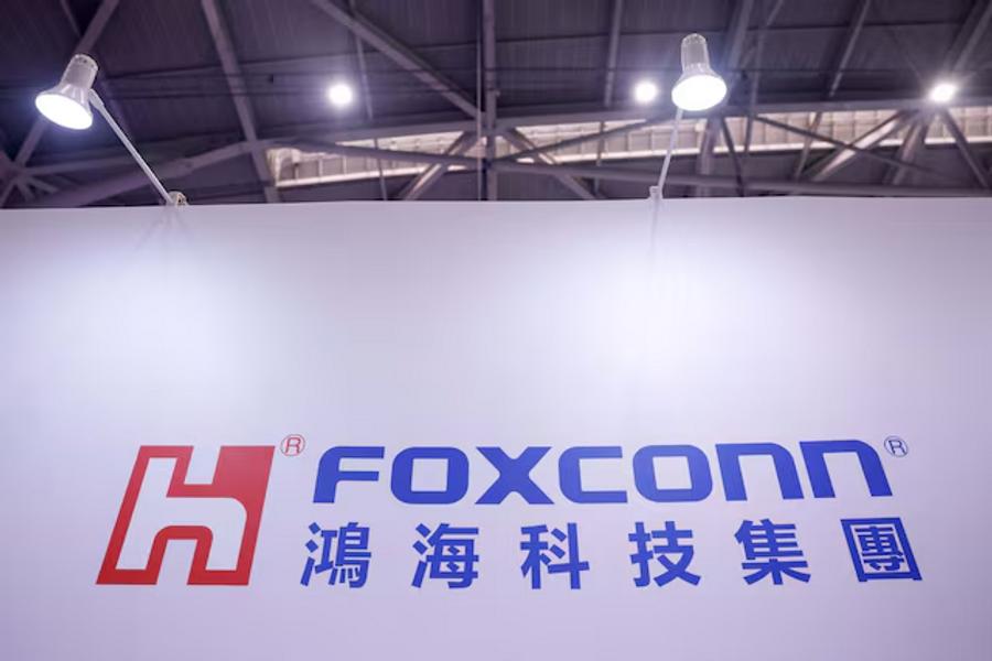 Poland’s EMP partners with Foxconn to develop electric vehicle manufacturing hub