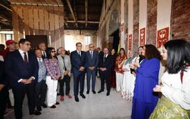 بتعليمات سامية من جلالة الملك، السيد أخنوش يدشن جناح المغرب في الدورة الـ61 لبينالي البندقية