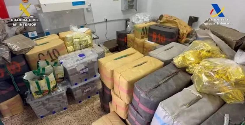 تفكيك شبكة لتهريب الحشيش من شمال المغرب إلى فرنسا