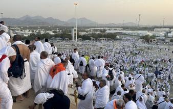 السعودية تتوعد من يؤوي حاملي تأشيرات الزيارة خلال الحج