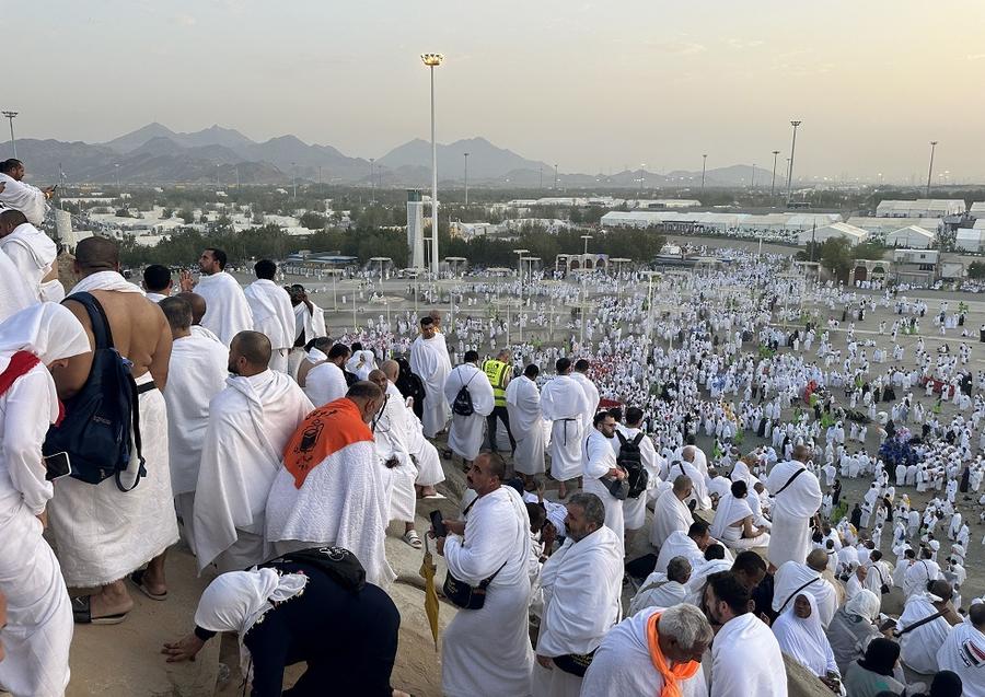 السعودية تتوعد من يؤوي حاملي تأشيرات الزيارة خلال الحج