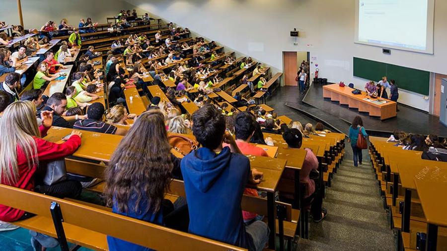 Tendances mondiales de l’enseignement supérieur : où se situe le Maroc dans les dynamiques régionales ?