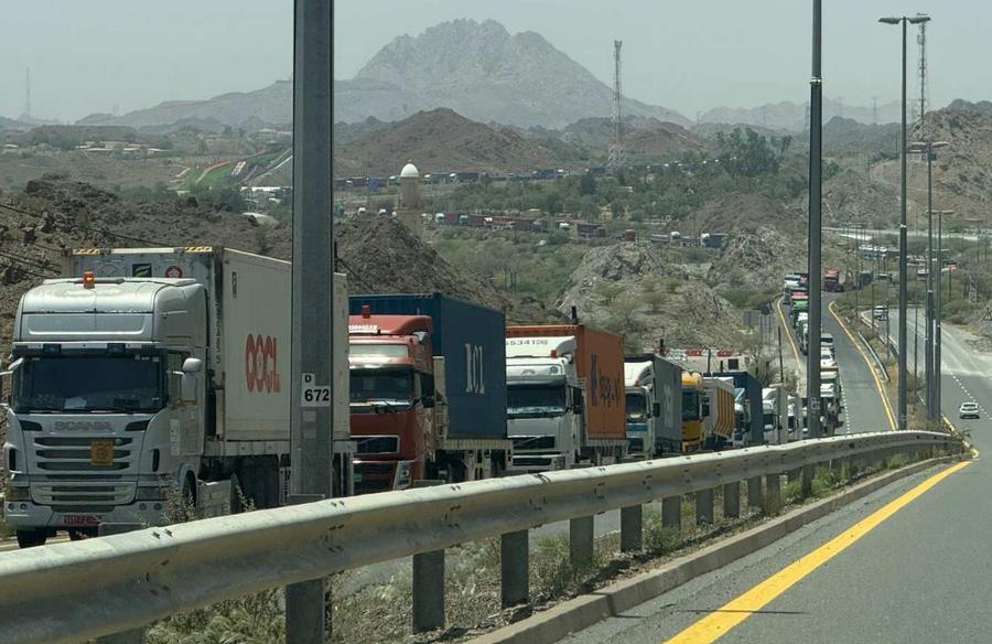 Saudi desert truck convoys reshape global oil trade routes