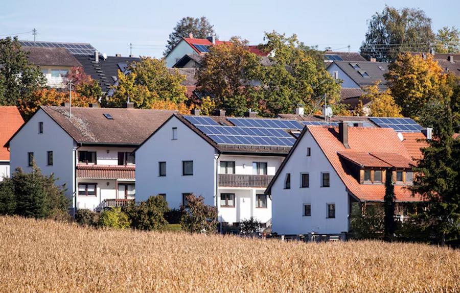 German cabinet agrees to replace green heating law amid policy shift