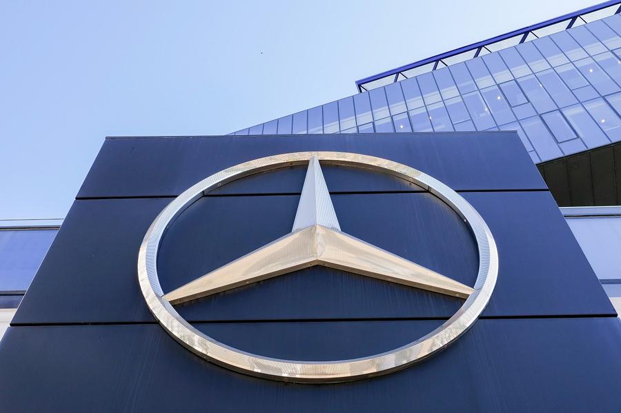 Mercedes-Benz poursuit son retrait des concessions automobiles en Allemagne