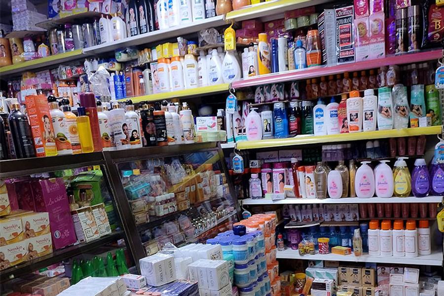 مجلس المنافسة يحقق في ممارسات سوق التجميل والعطور