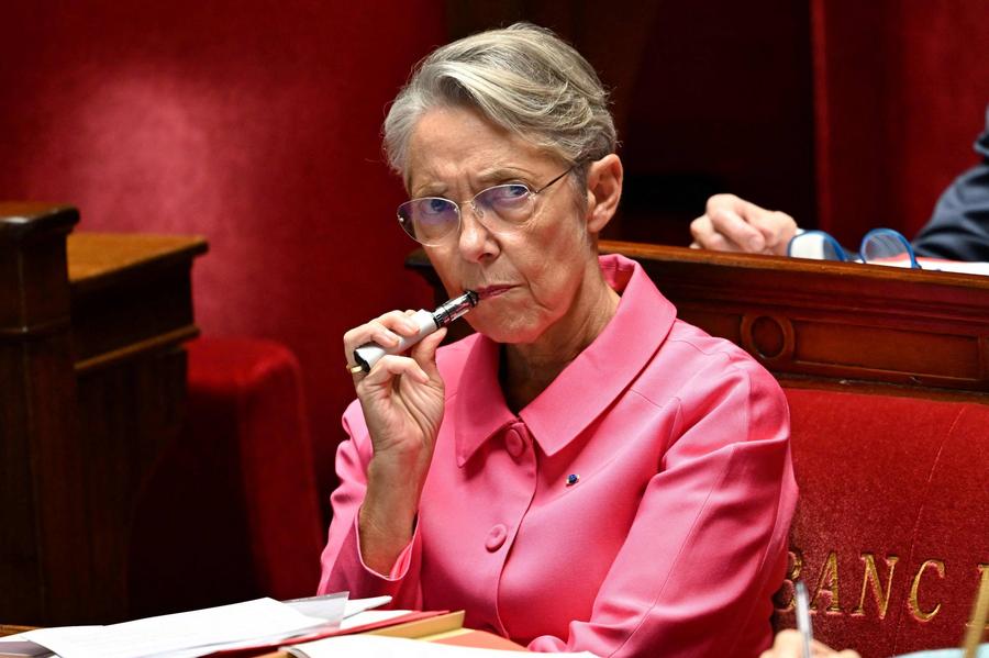 Elisabeth Borne steps back from Renaissance leadership amid internal disagreements
