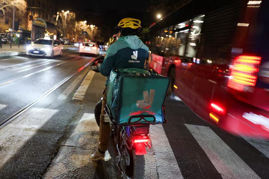 Italy opens antitrust probe into Glovo and Deliveroo over rider treatment claims