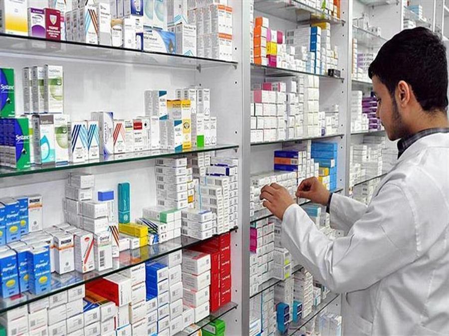 الصيادلة يطالبون وزارة الصحة بإشراكهم في مراجعة أسعار الأدوية