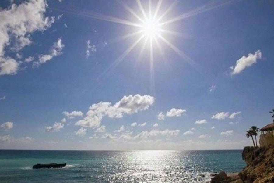 طقس حار نسبيا في توقعات أحوال الخميس