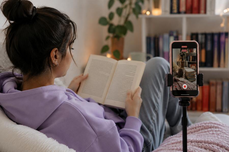 BookTok au Maroc : TikTok relance l’intérêt des jeunes pour la lecture