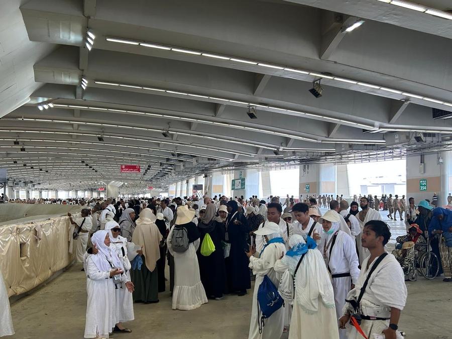 معاناة الحجاج المغاربة بمخيمات منى تصل البرلمان