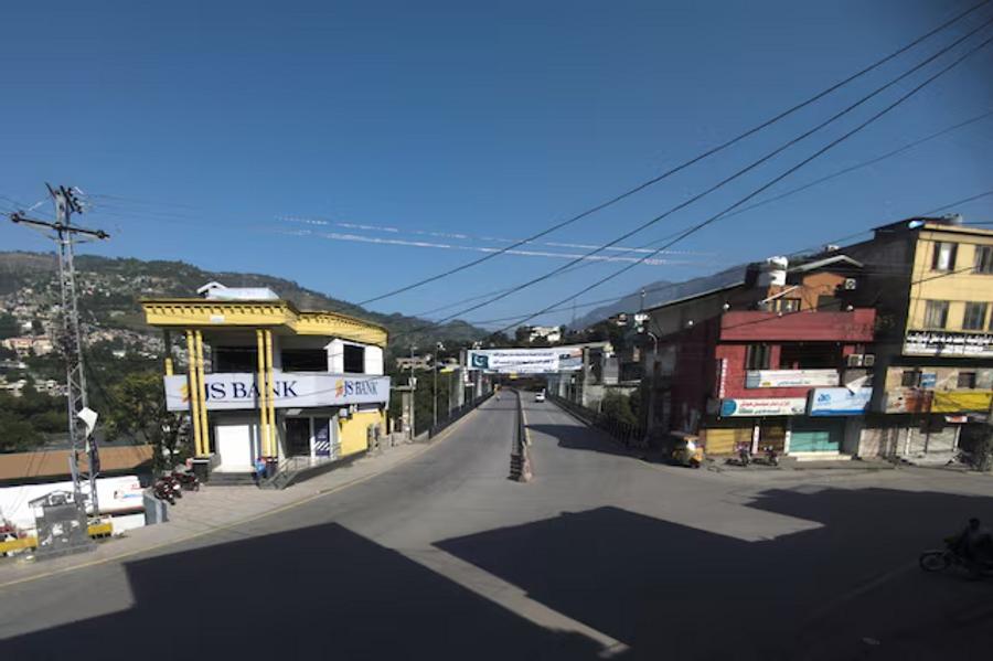 Proteste mortali bloccano il Kashmir amministrato dal Pakistan