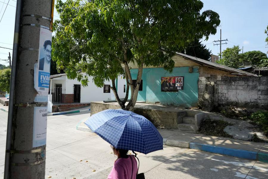 In Colombia's Caribbean, neighboring towns back opposing presidential candidates