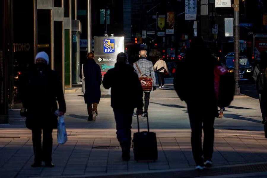 Canada lowers bank capital buffer to support lending and economic growth