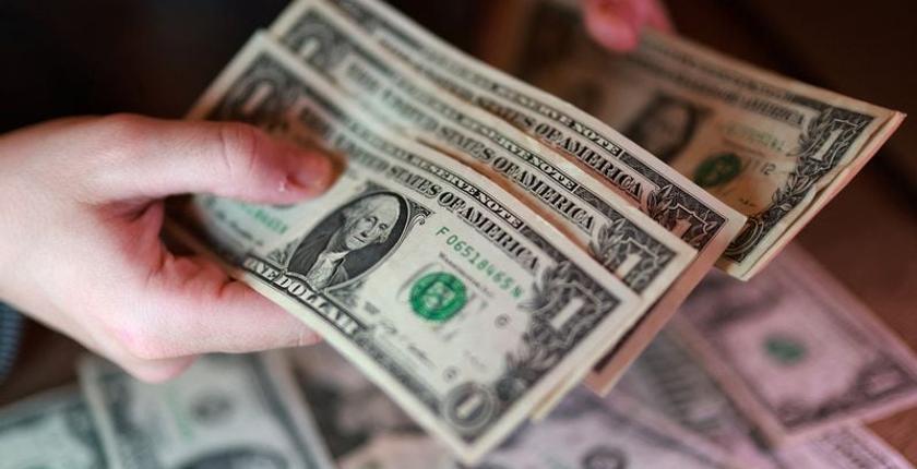 Le dollar vacille malgré des tensions persistantes au Moyen-Orient