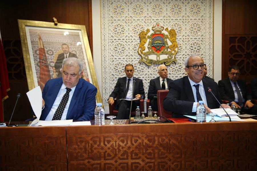 لجنة المستشارين تصادق بالإجماع على تعديل قانون الجهات