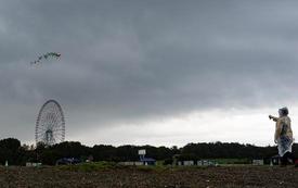 Powerful tropical storm heads toward Tokyo, disrupting transport across Japan