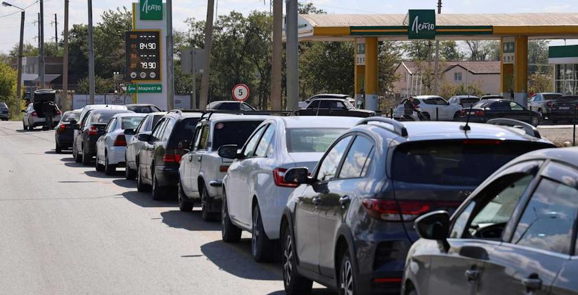 Las restricciones de combustible se extienden hacia Moscú y Crimea