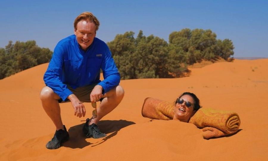 Conan O’Brien met le Maroc à l’honneur à travers une escapade entre Casablanca et le Sahara