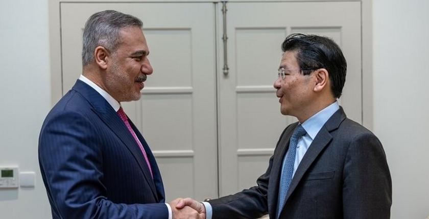 El ministro de Asuntos Exteriores de Turquía se reúne con líderes de Singapur para fortalecer las relaciones bilaterales