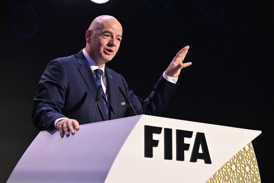 فيفا يعتمد المواجهات المباشرة معياراً أول لكسر التعادل في مجموعات كأس العالم