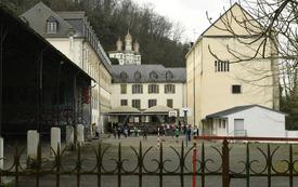 Report estimates hundreds of former students may have suffered abuse in French religious schools