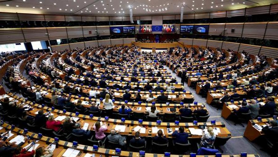 European Parliament approves law requiring recycled plastic in new vehicles