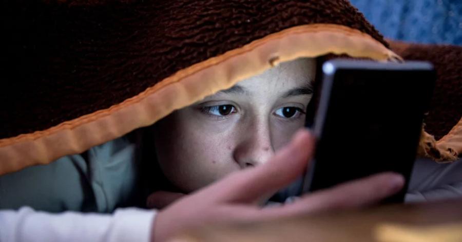 Protection des mineurs : les réseaux sociaux dans le viseur de nombreux gouvernements