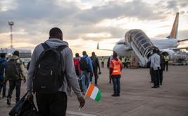 Côte d’Ivoire : le retour volontaire de centaines de migrants renforce les enjeux de réintégration