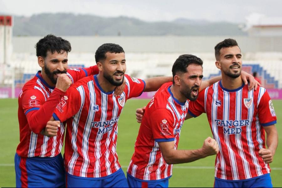 المغرب التطواني يعود إلى قسم الكبار، والراسينغ الرياضي يغادر صوب الهواة