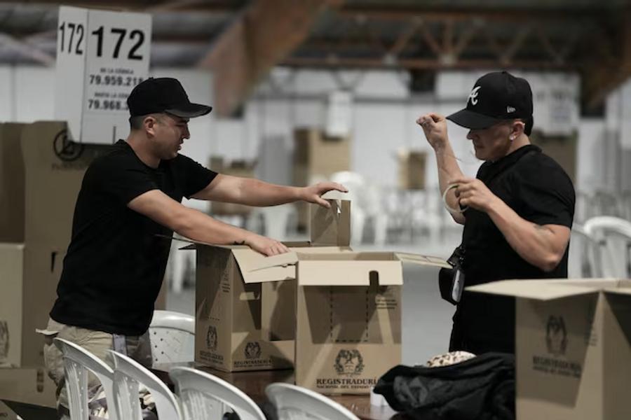 哥伦比亚在左翼改革者与法治新秀之间进行决胜选举