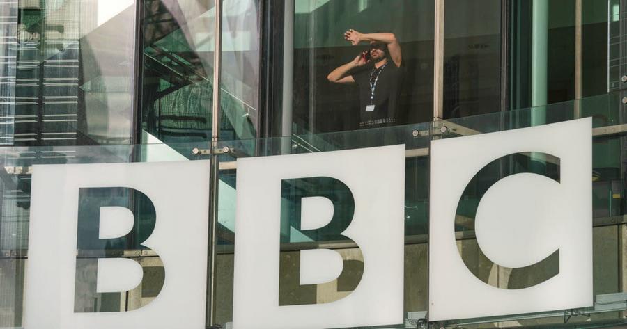 Royaume-Uni : la BBC prépare une réduction massive de ses effectifs pour restaurer sa stabilité financière