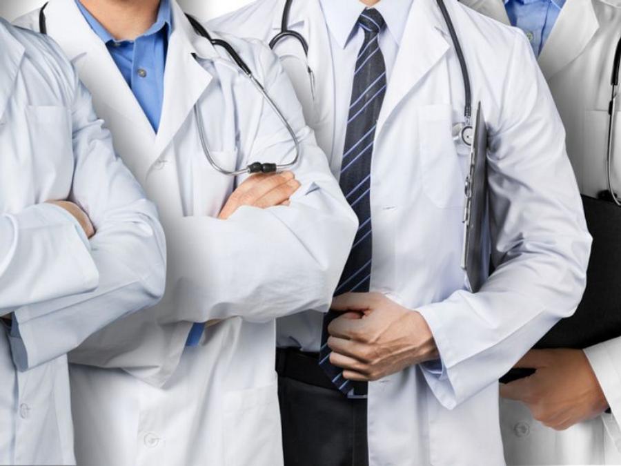 Pénurie de médecins : le Maroc confronté à un défi majeur pour réussir sa réforme sanitaire