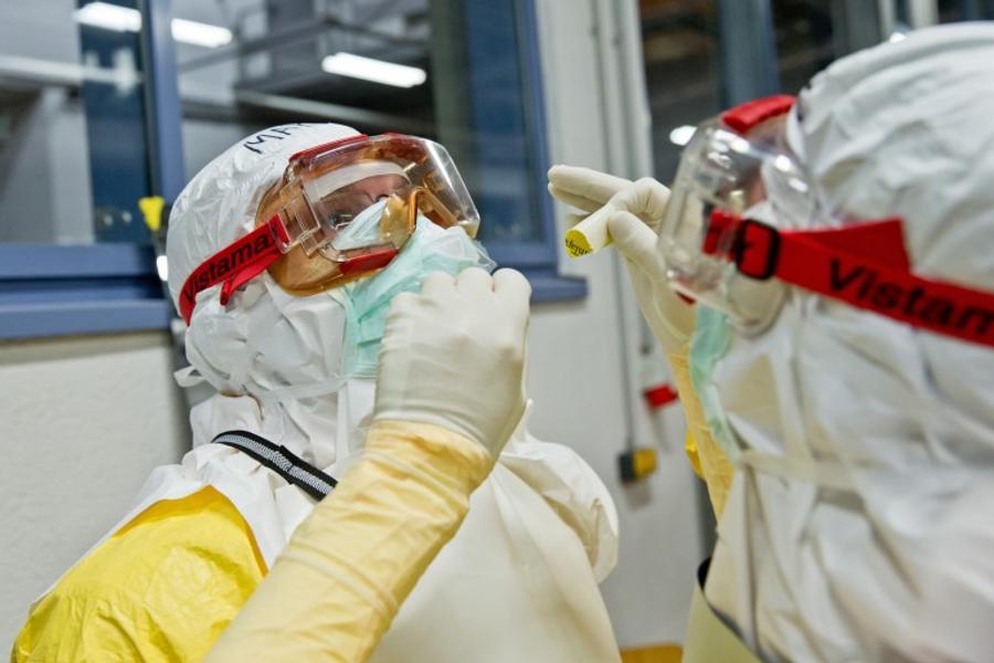 Ebola : un médecin américain guéri quitte l’hôpital de Berlin après un traitement réussi