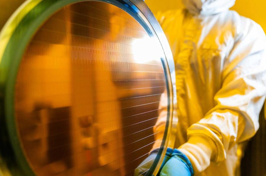 Google encarga millones de chips de inteligencia artificial a Intel para 2028