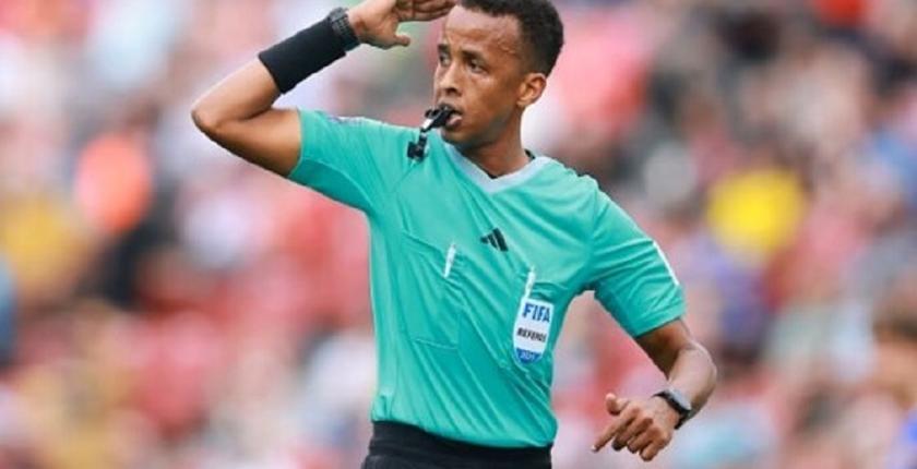 "فيفا" يؤكد غياب الحكم الصومالي عمر أرتان عن كأس العالم