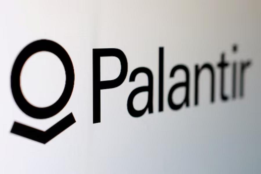 UK reviews NHS data contract with Palantir amid privacy concerns