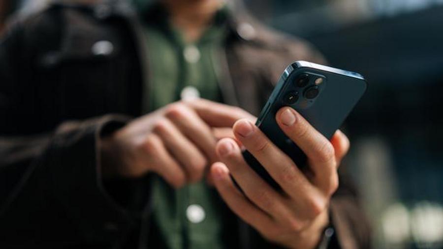 Studies suggest smartphones may be contributing to declining fertility rates