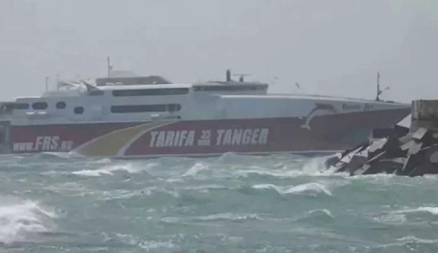 الرياح تربك حركة الملاحة بطنجة