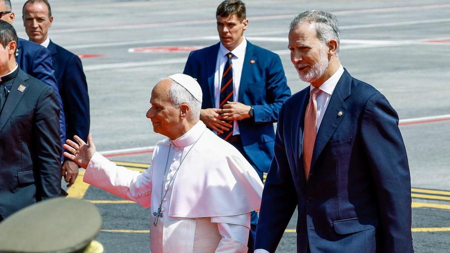 Espagne : un incident technique retarde le départ du pape Léon XIV vers Rome