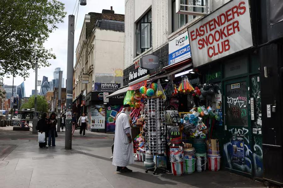 UK economy shows early impact of Middle East conflict