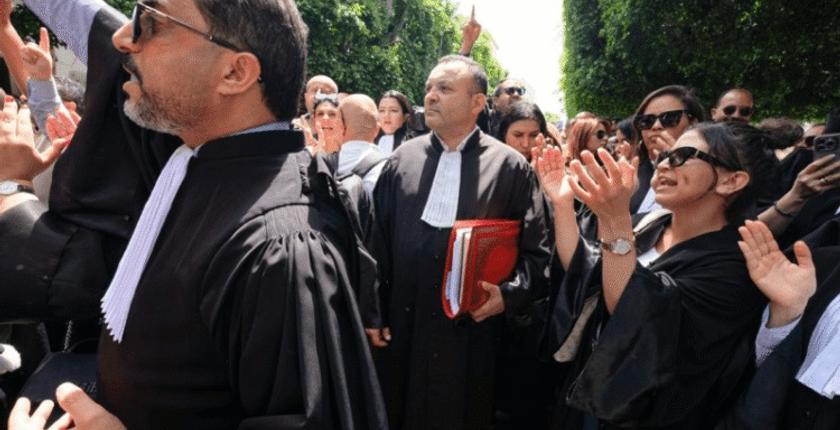 المحامون يضربون لمدة أسبوع كامل