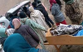 زاوية أحنصال.. غضب بسبب نقل سيدة حامل للمستشفى على “نعش تقليدي”