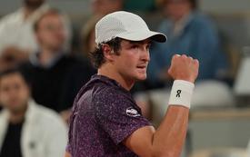 Roland-Garros : Joao Fonseca crée l’exploit et file en quart de finale