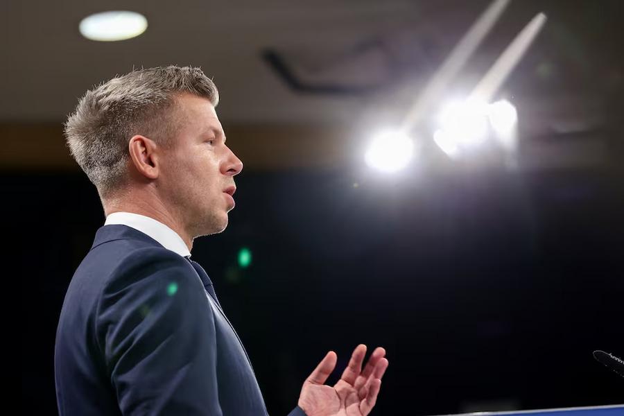 Magyar de Hungría amenaza con acciones legales si el presidente no renuncia