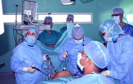 Agadir accueille une vaste mission médico-chirurgicale en ophtalmologie au CHU Mohammed VI