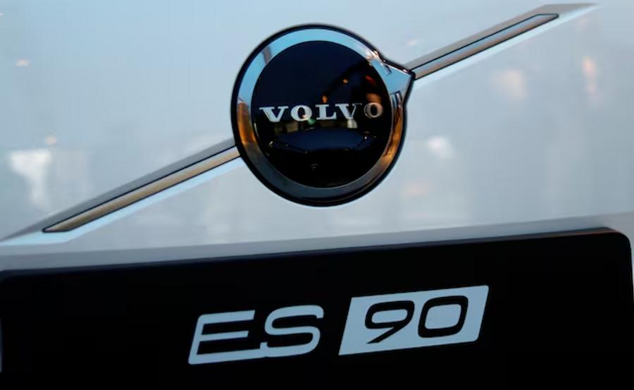 Volvo reports strong demand in Europe and North America amid growth in truck and equipment sales