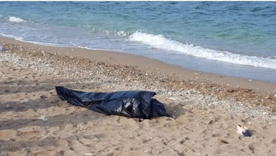 أمواج شاطئ الناظور تلفظ جثة مهاجر