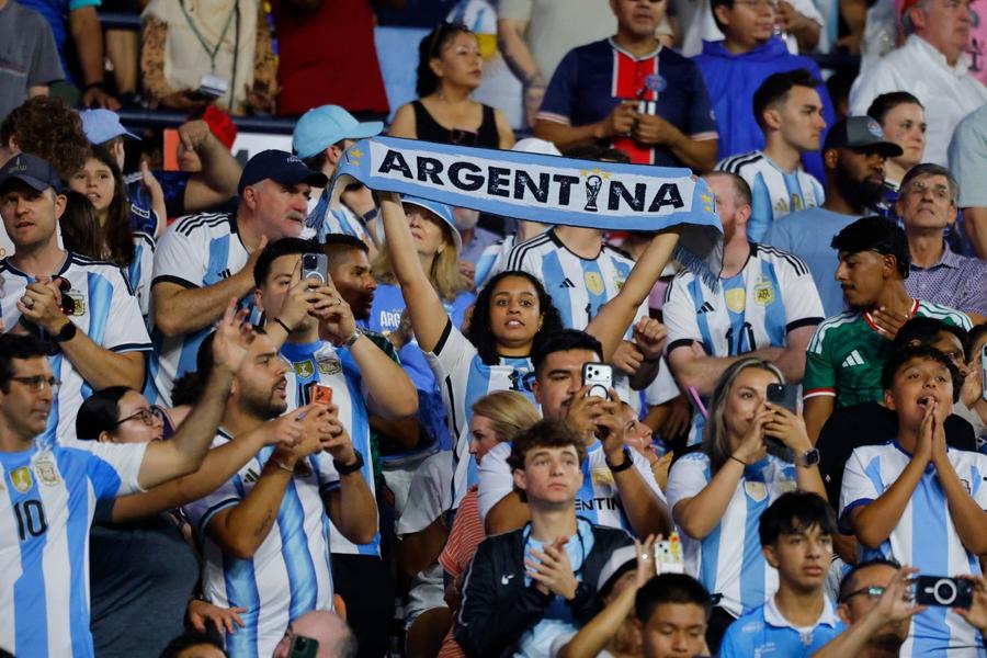منع 13 ألف أب من دخول ملاعب المونديال بسبب النفقة
